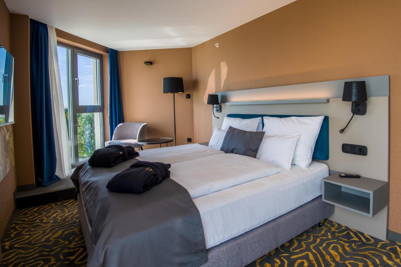 Hotel Helikon, 4*